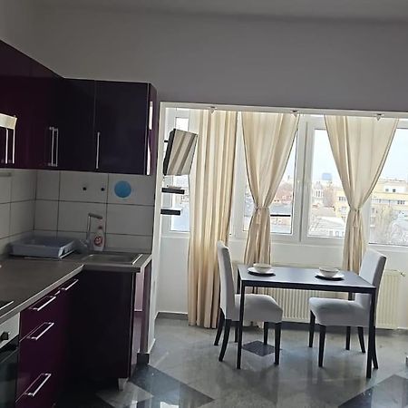 Nice Studio In The Heart Of City Bucarest Esterno foto